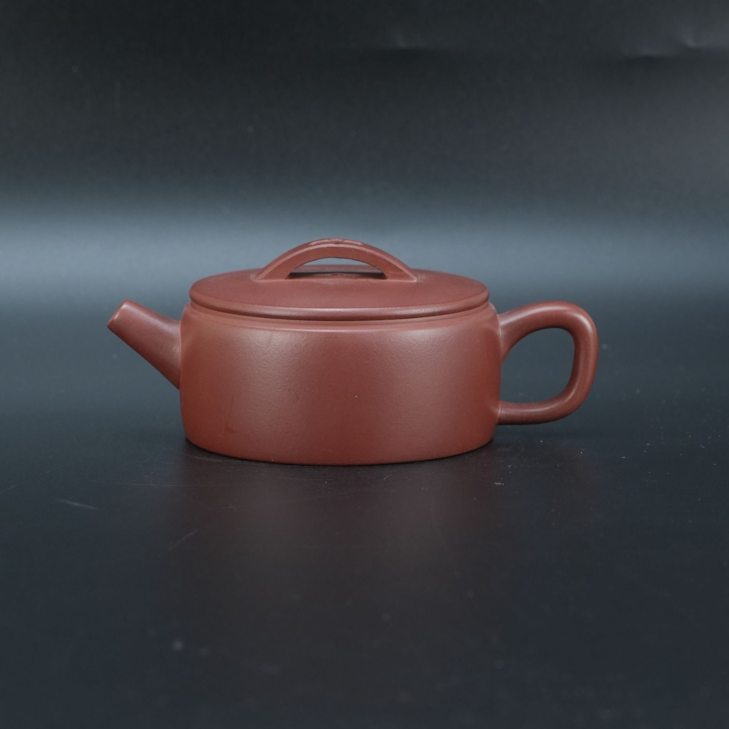 lot21558 769 胡秀萍 紫砂龙血砂汉瓦壶 160cc