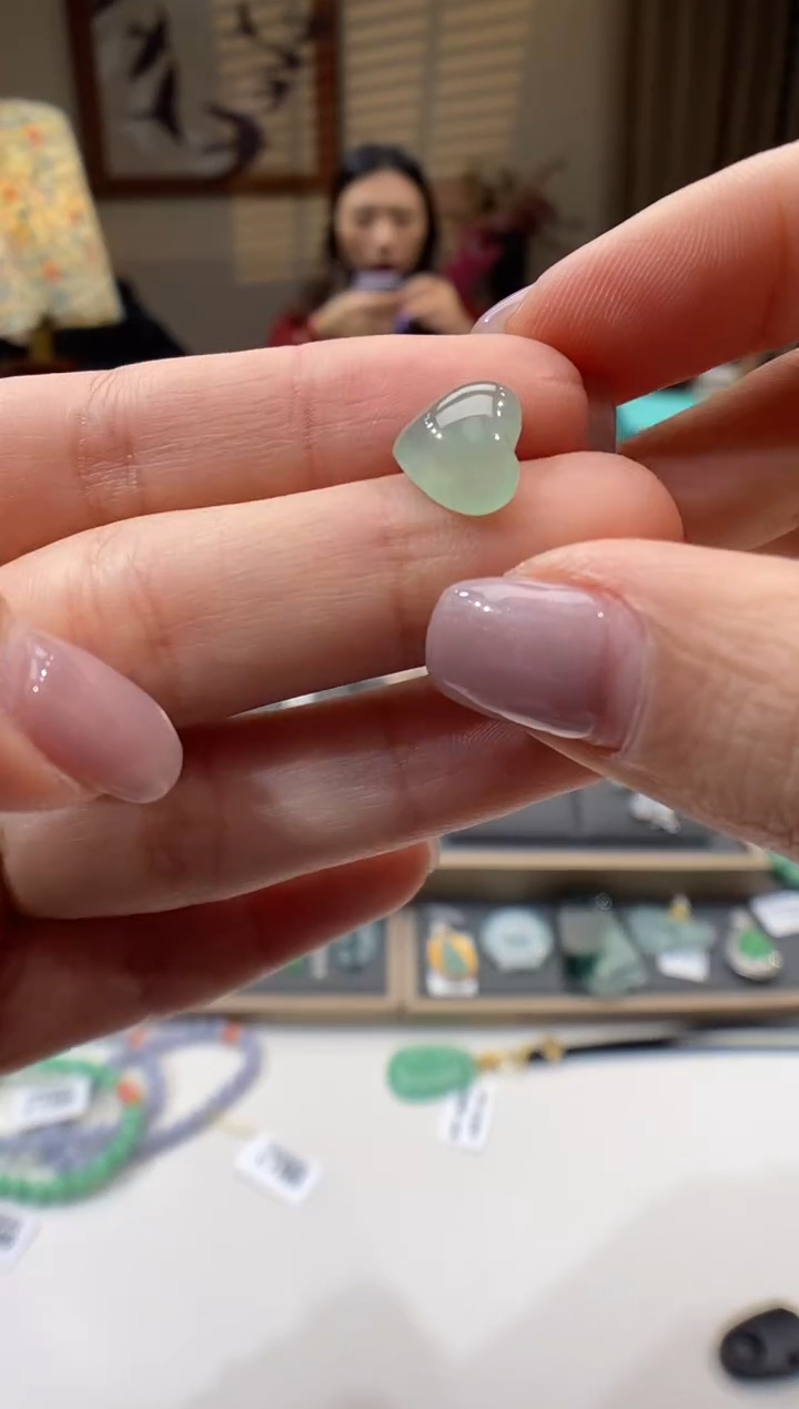 【闪购商品】翡翠颈饰未镶嵌爱心