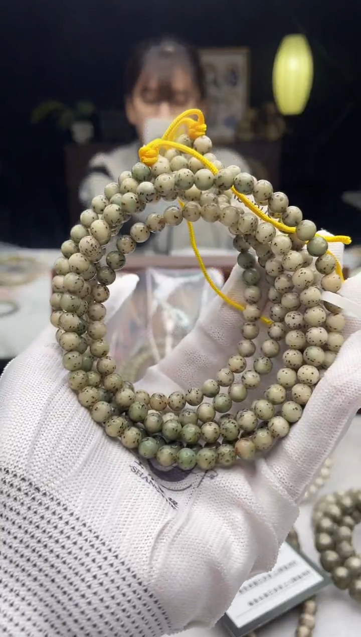 吊坠星月菩提C8 6X6长串 A6