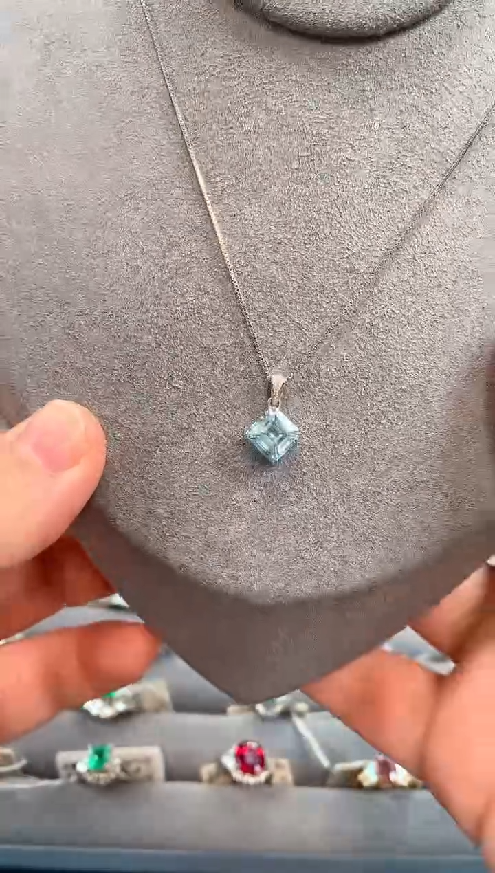 【闪购商品】托帕石吊坠(不含链)18K金镶嵌托帕石