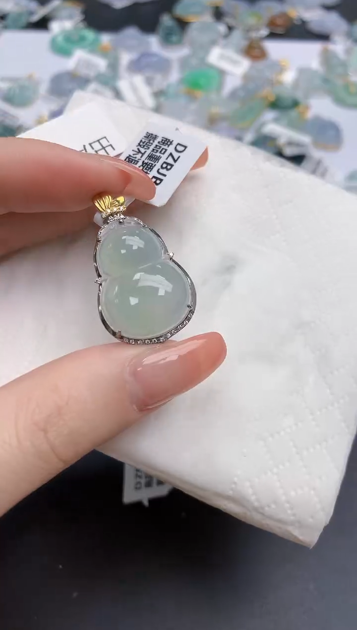 【闪购商品】翡翠颈饰18K金镶嵌天然缅甸翡翠A货