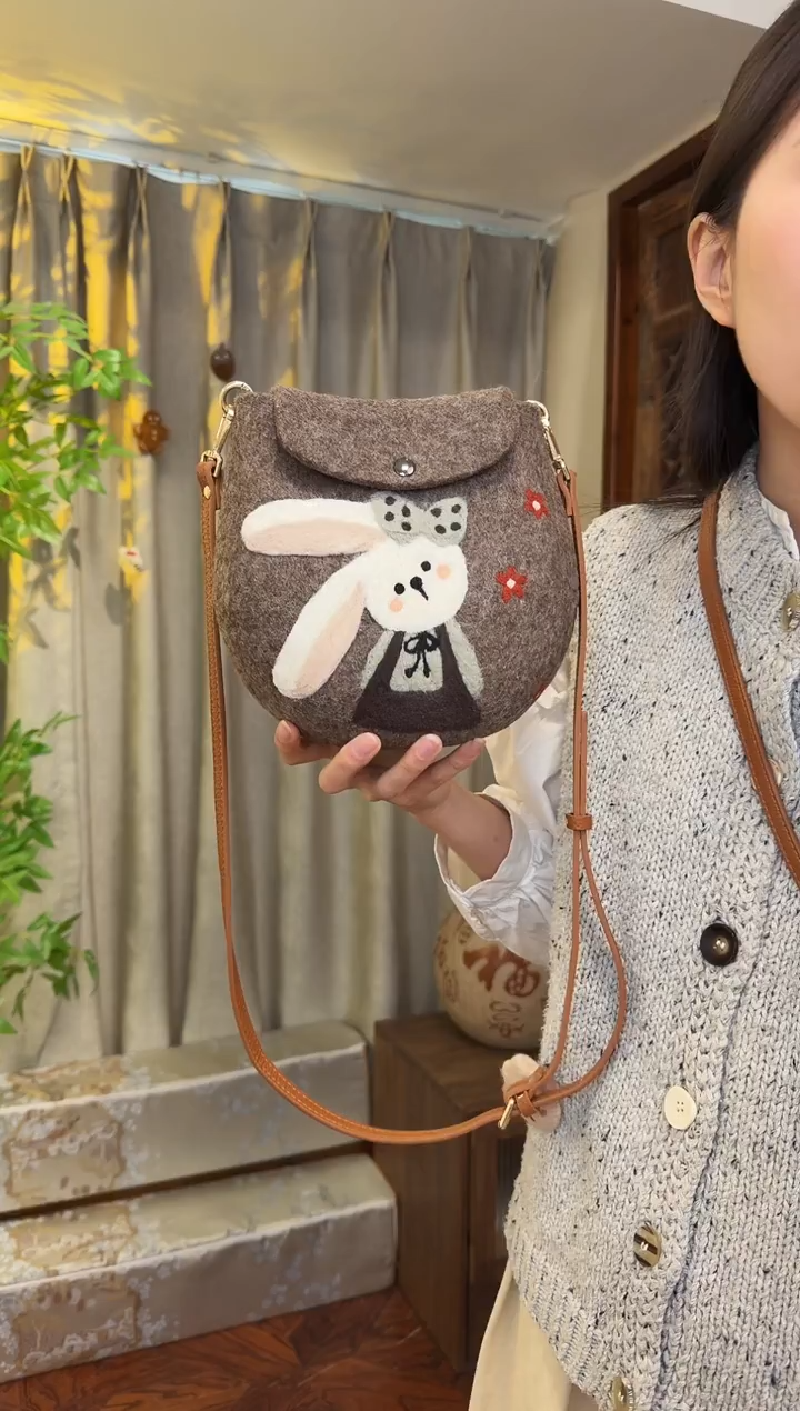 羊毛非遗羊毛毡包 蛋蛋包三花兔