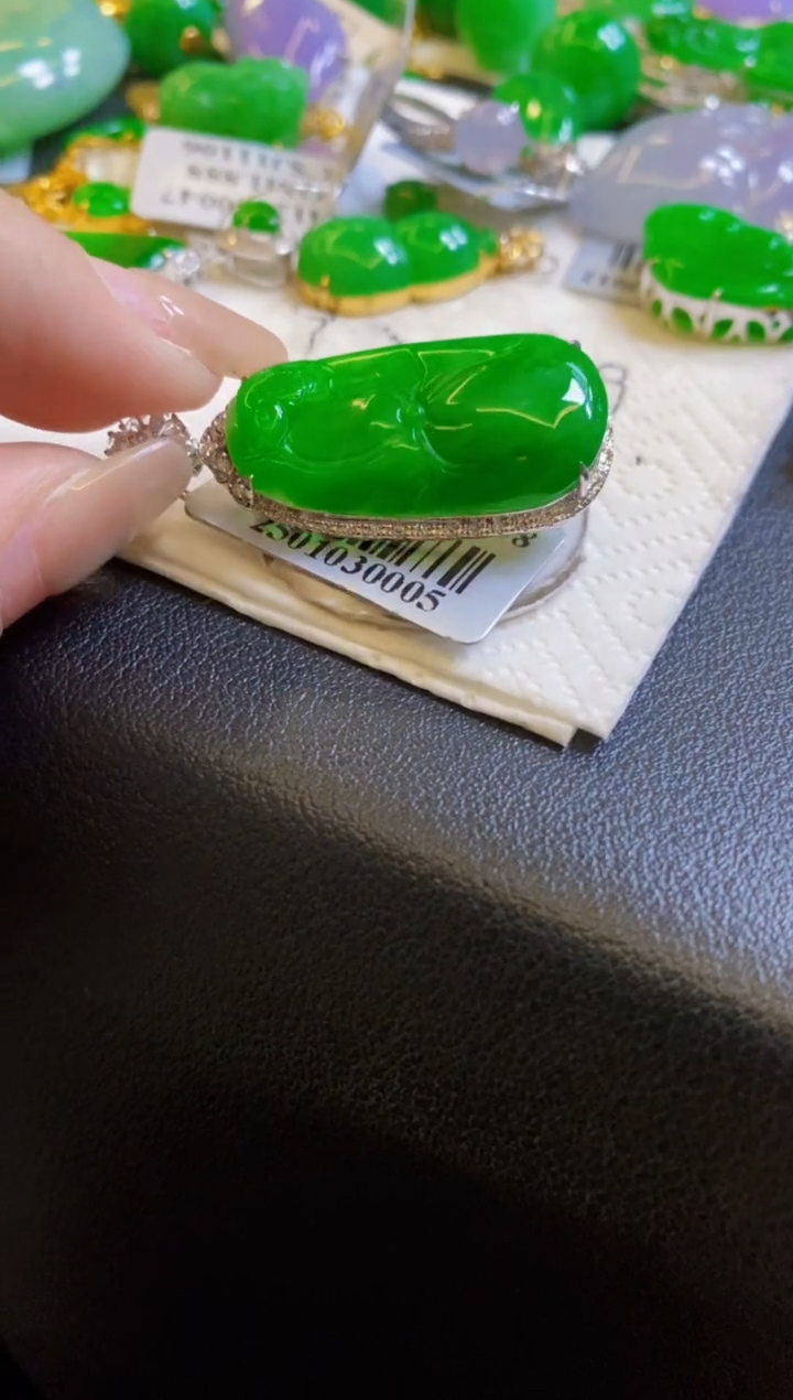 【闪购商品】定制翡翠18K金镶嵌荷叶