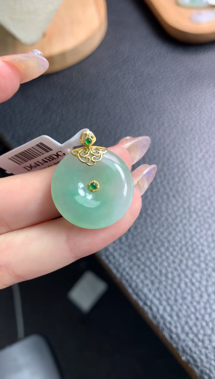 【闪购商品】翡翠颈饰18K金镶嵌48小时鉴赏期