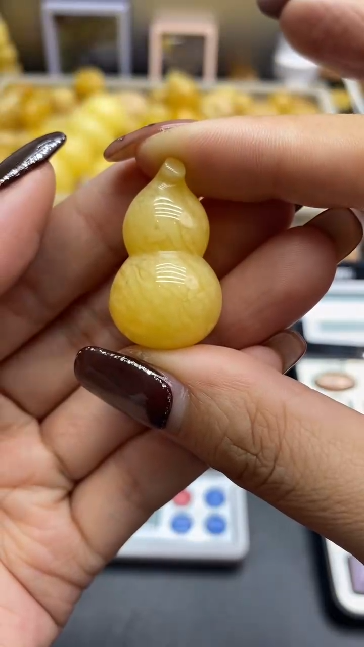 琥珀未镶嵌珠宝奇石2760