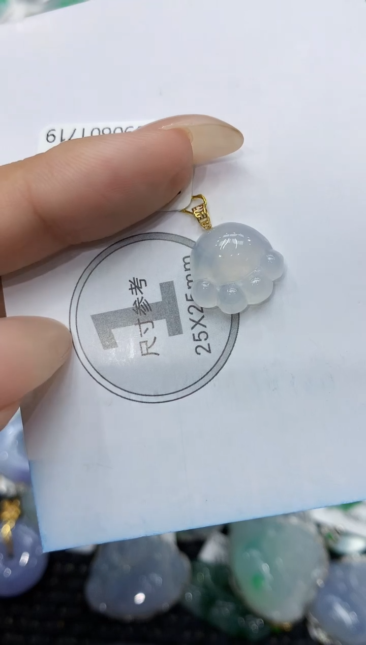 颈饰18K金镶嵌翡翠111111111111