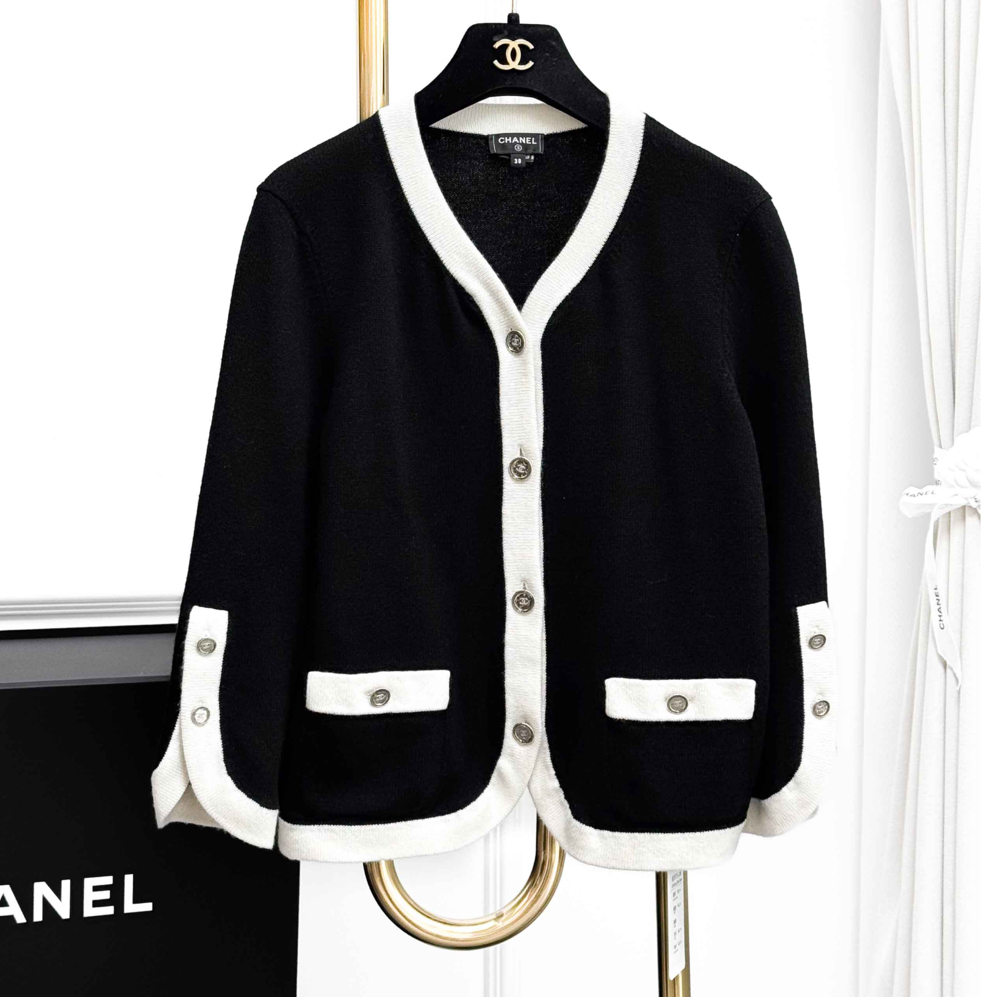 99新 Chanel/香奈儿  38码25C黑色白边针织上衣开衫
