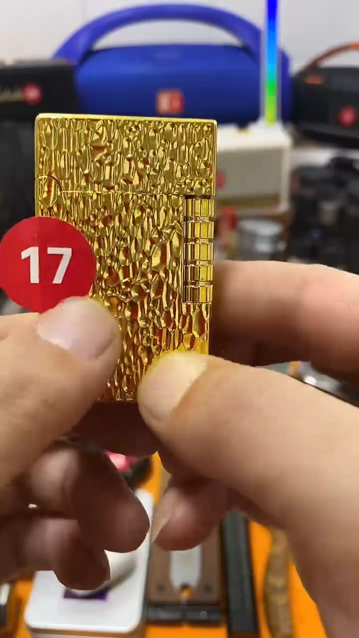 瓷片闪购商品 如图所示