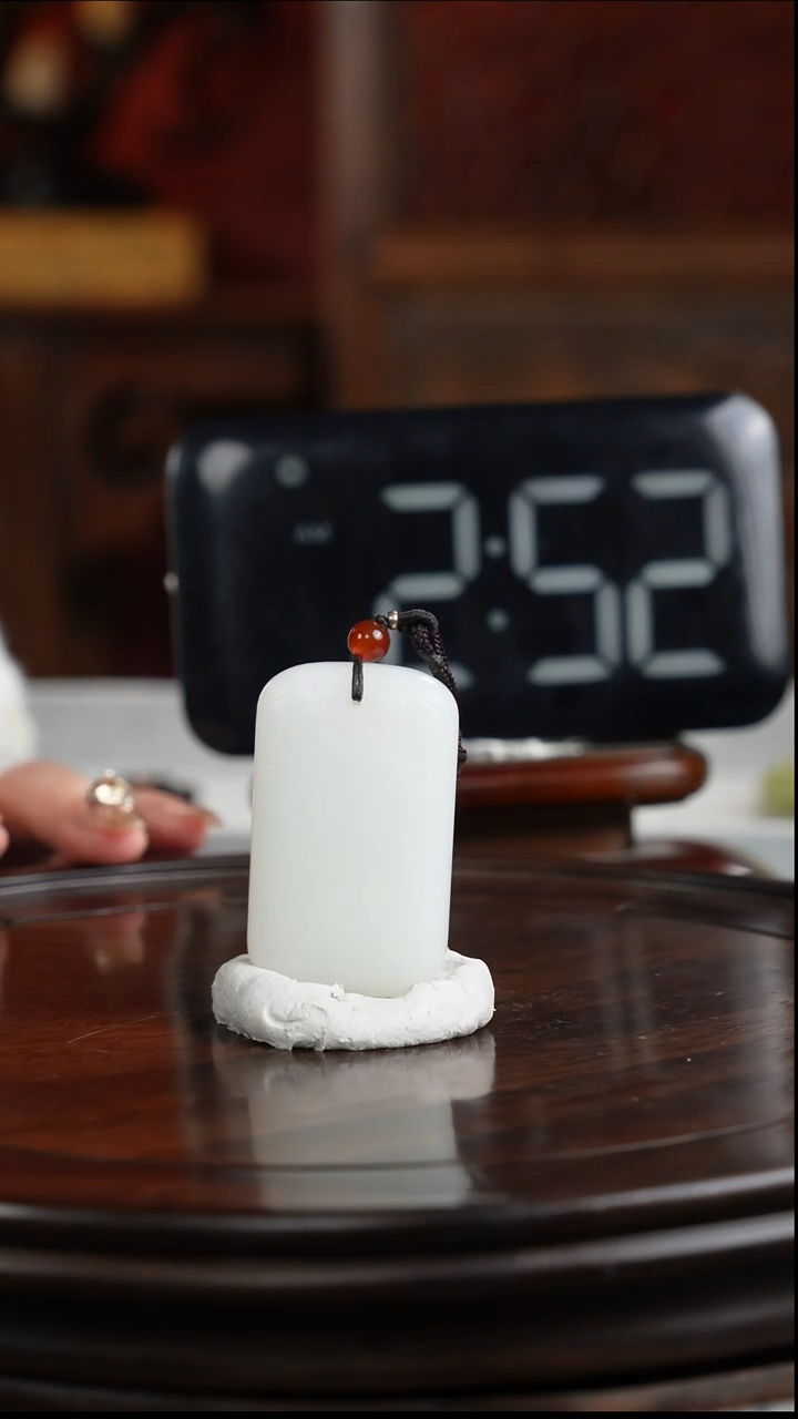 未镶嵌和田玉挂件宣****教和田玉