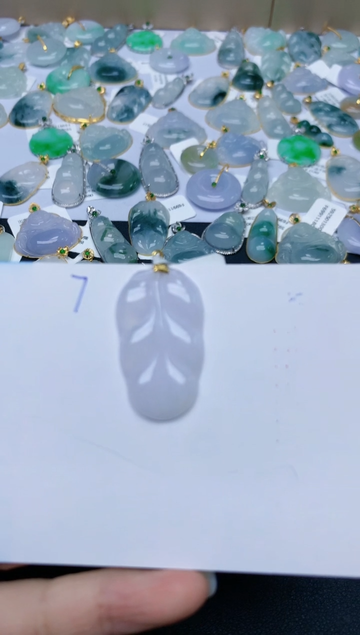 【闪购商品】翡翠颈饰18K金镶嵌天然翡翠A货    7