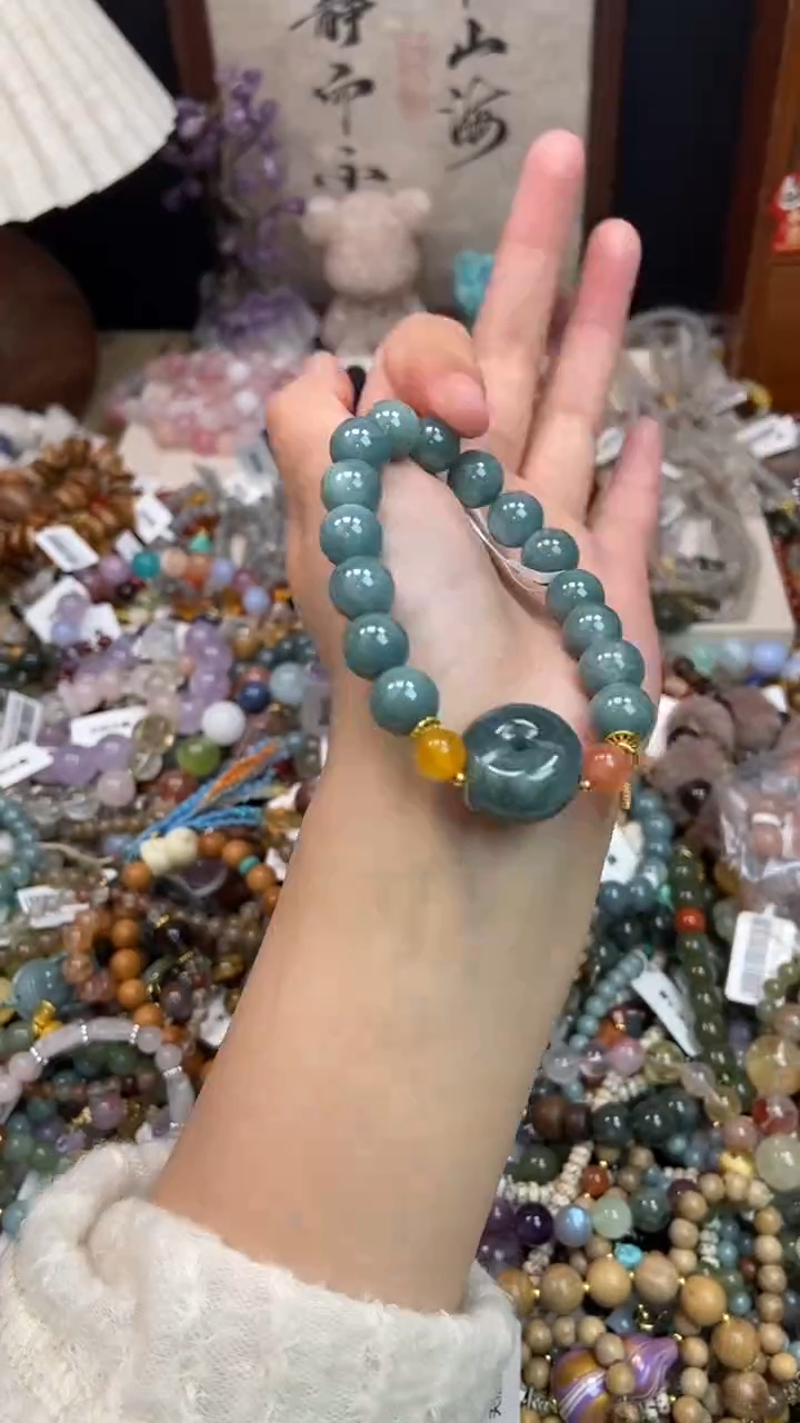 未镶嵌翡翠手饰313