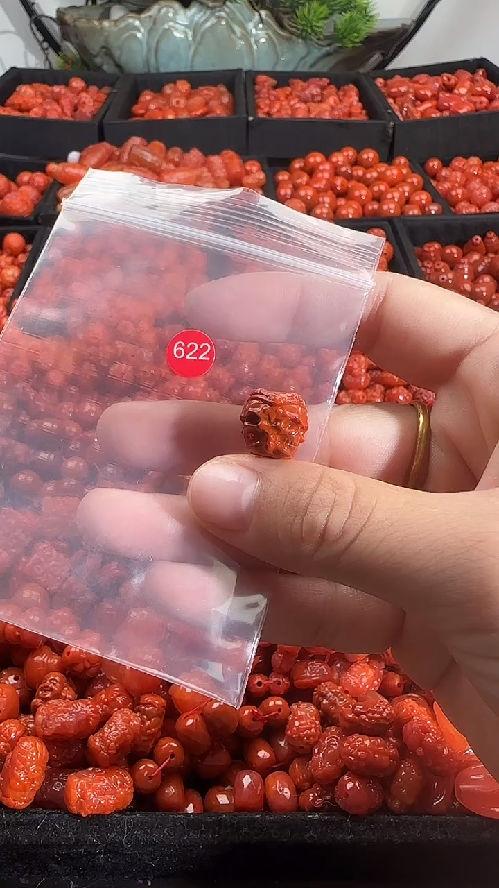 颈饰未镶嵌南红玛瑙1