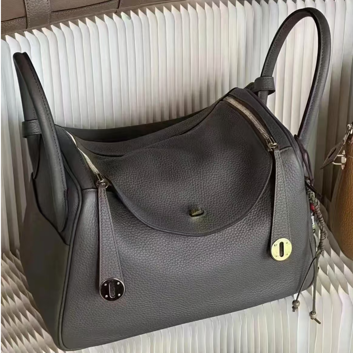 99新 Hermes/爱马仕  lindy30 锡器灰 金扣 tc皮 A刻/手提包