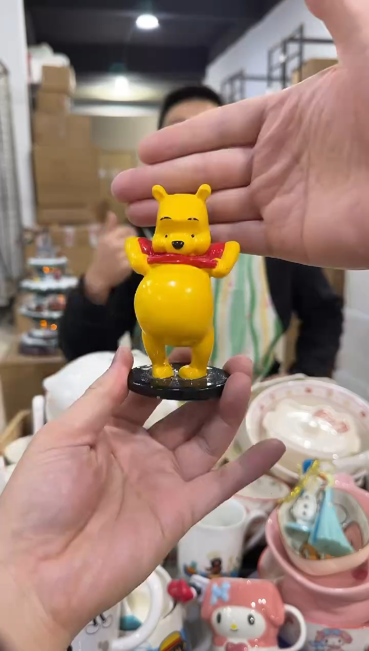 瓷片大肚子维尼小摆件