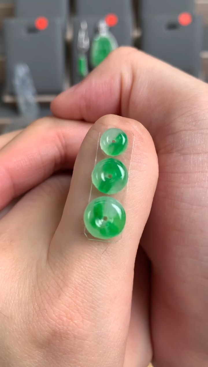 未镶嵌定制翡翠裸玉