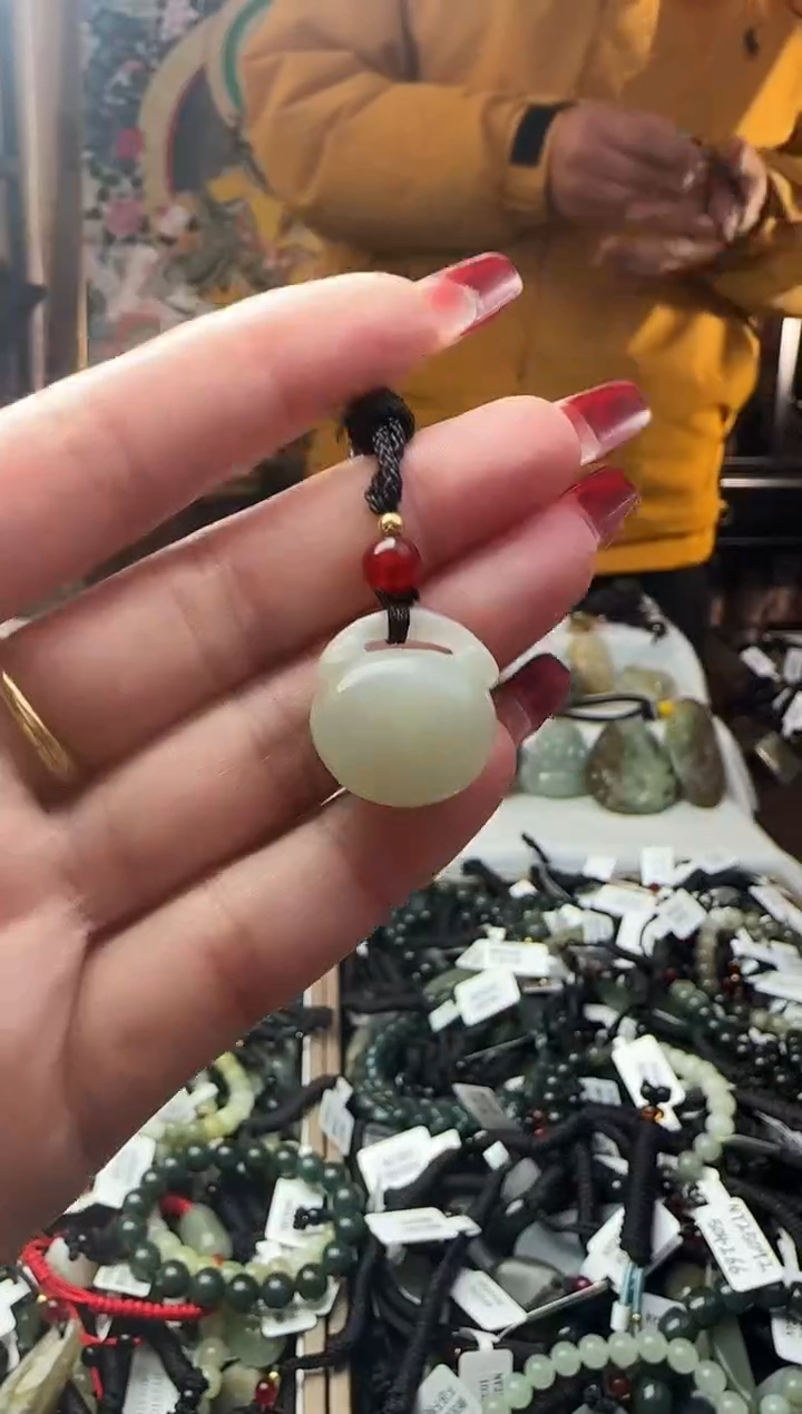 颈饰未镶嵌和田玉和田玉吊坠54