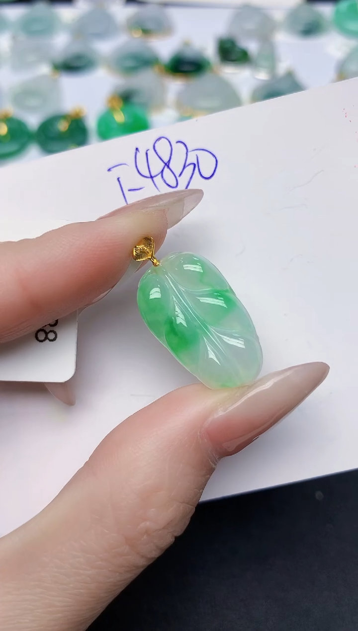 颈饰18K金镶嵌翡翠天然缅甸A货翡翠百元以上9元证书费自理