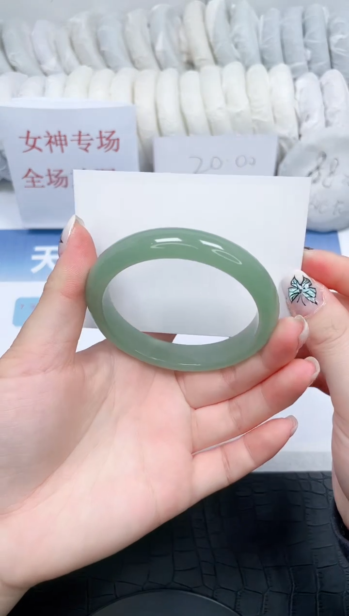 【闪购商品】石英质玉手镯未镶嵌98-56