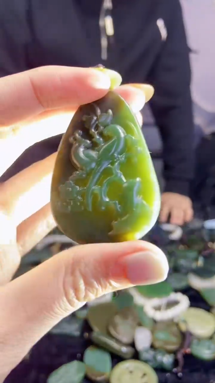 颈饰未镶嵌和田玉1