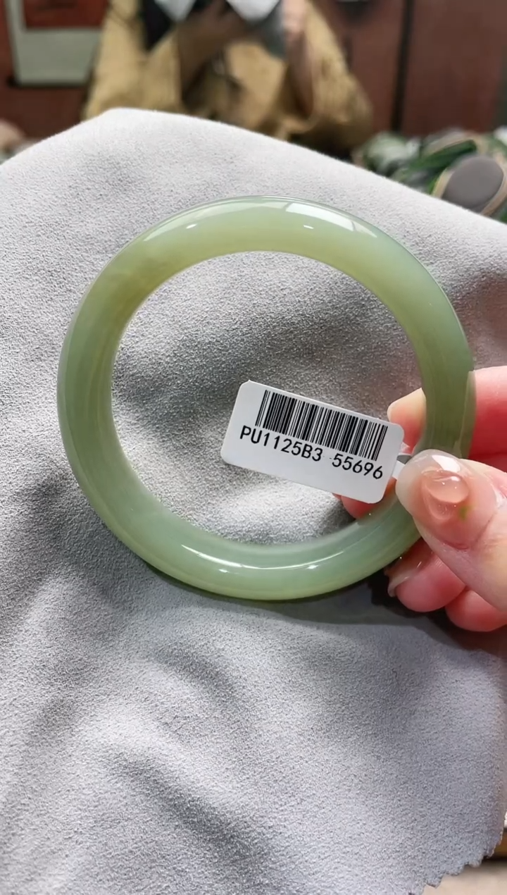 【闪购商品】和田玉手镯未镶嵌56+圈口