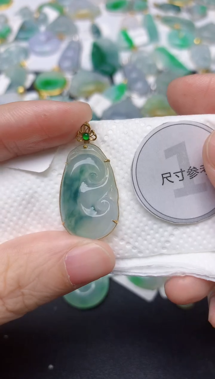 颈饰18K金镶嵌翡翠天然缅甸A货翡翠