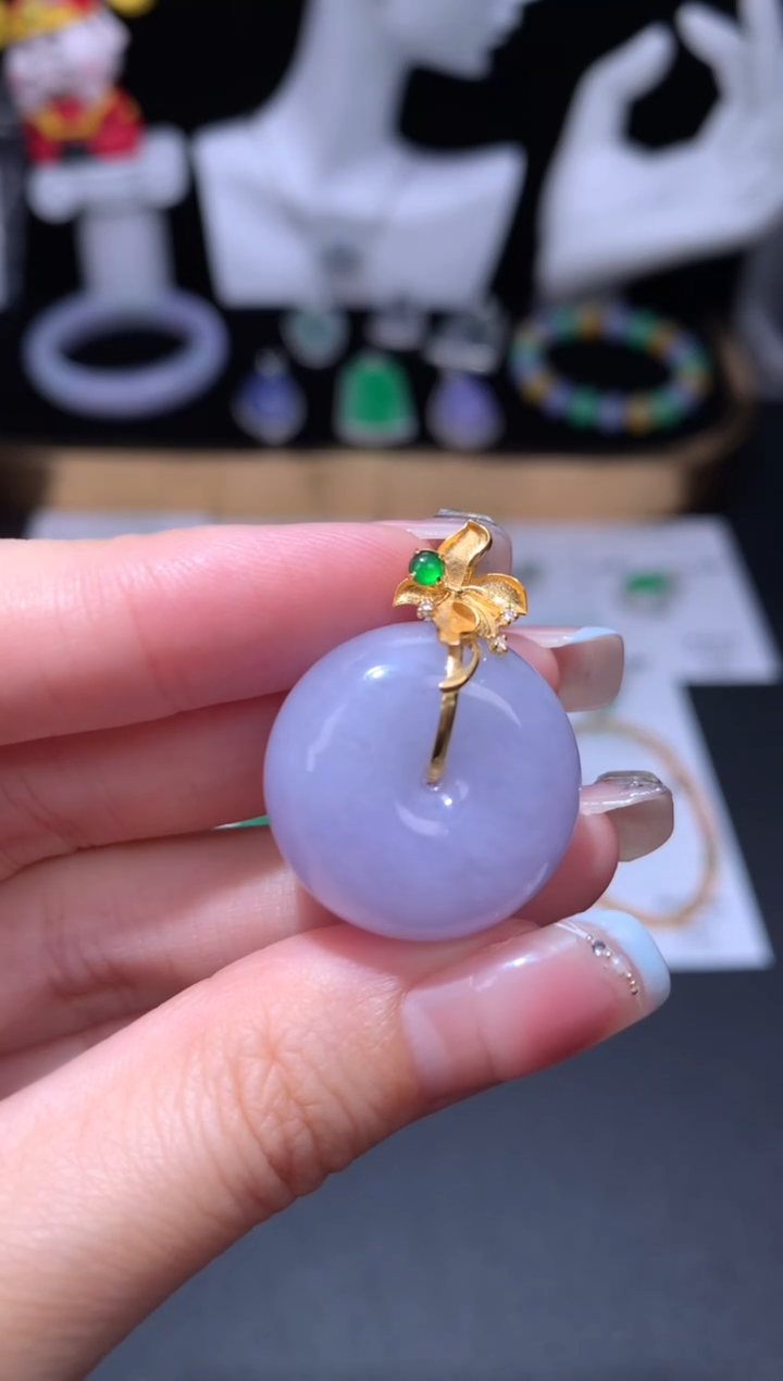 颈饰18K金镶嵌翡翠48小时鉴赏期 退货不扣服务费