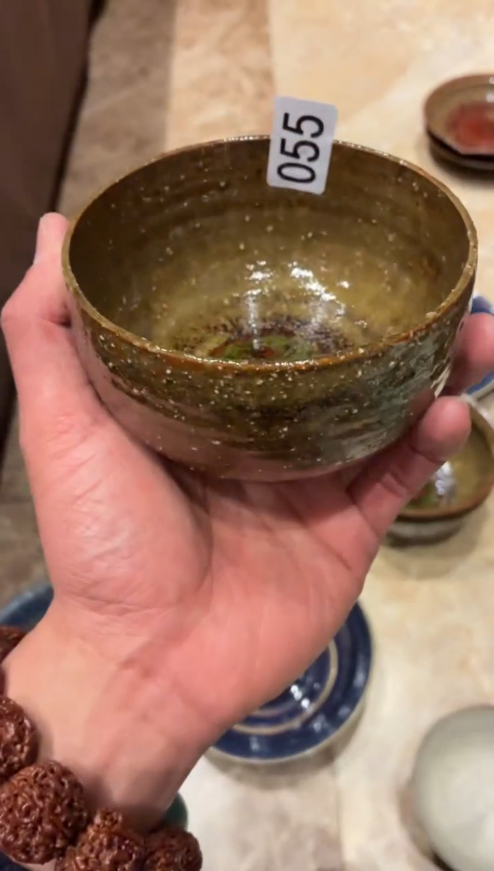 瓷片花*55粗陶咖色蛋壳碗1个
