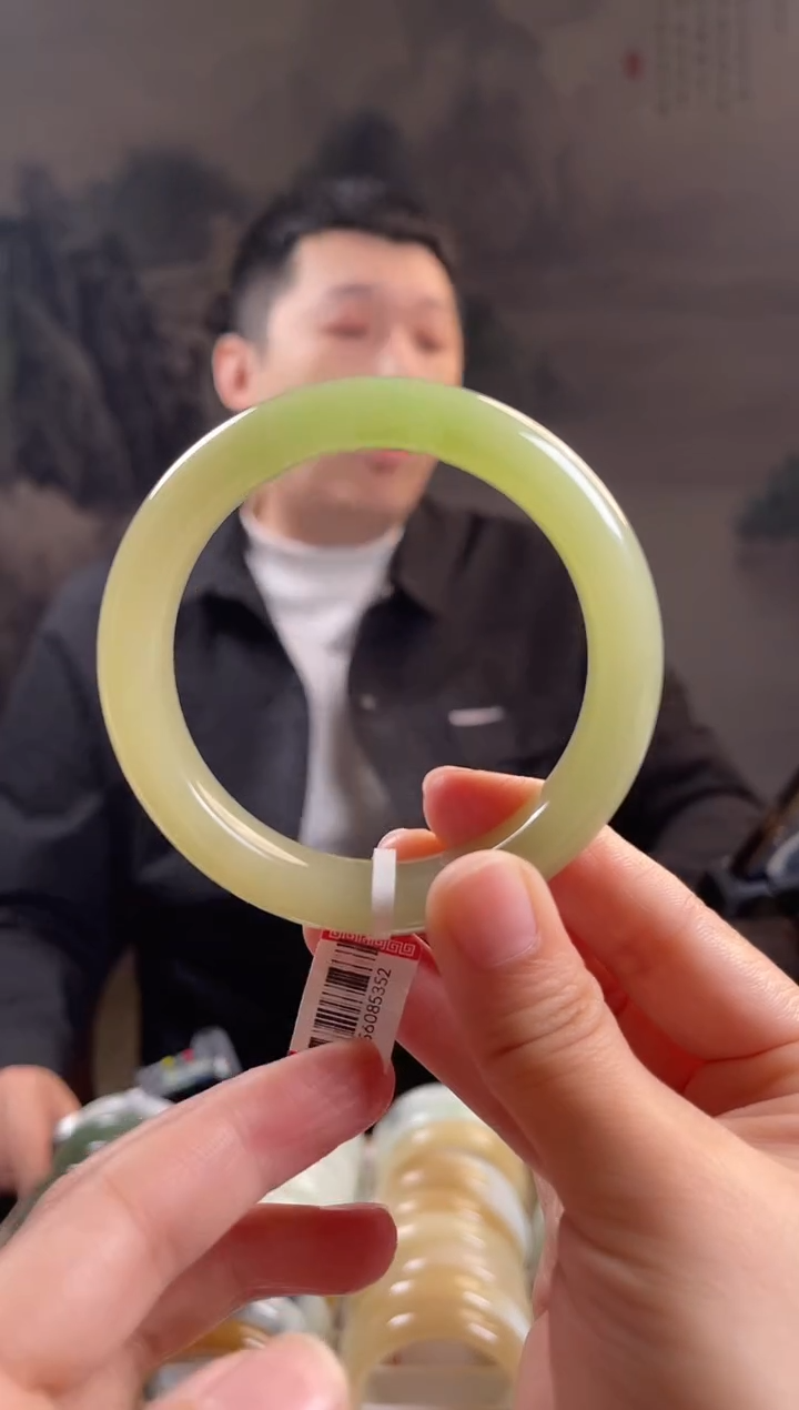 未镶嵌手镯和田玉58圈口5352