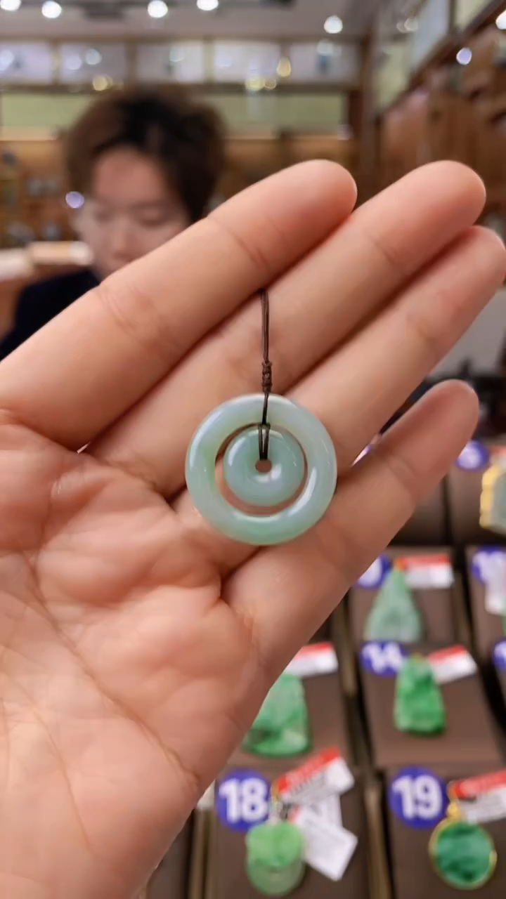 【闪购商品】翡翠颈饰未镶嵌子母扣