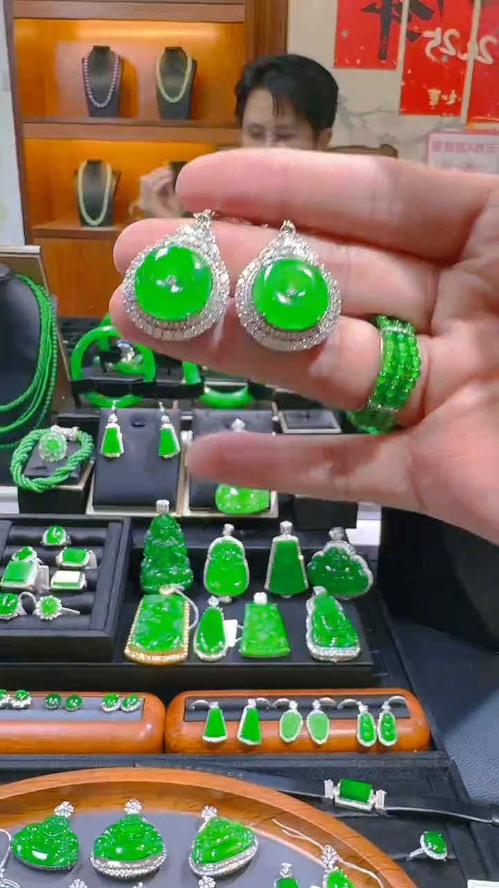 【闪购商品】翡翠耳饰银S925镶嵌天然A货翡翠