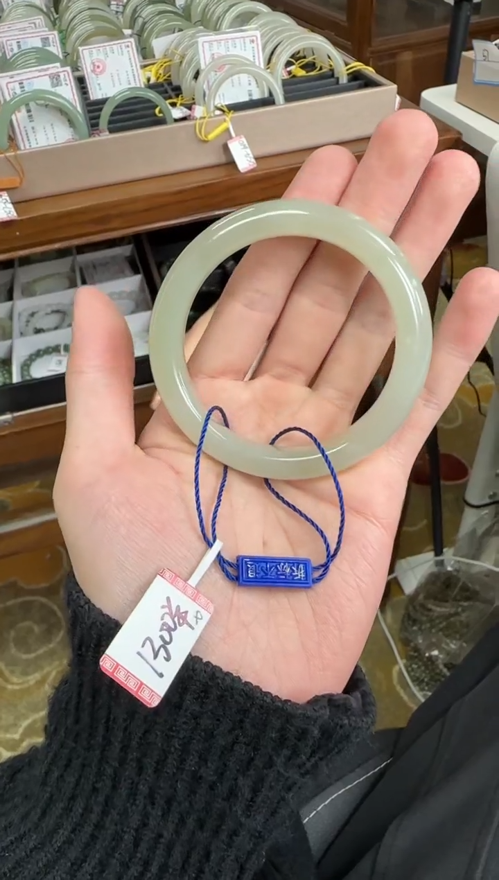 未镶嵌手镯和田玉56