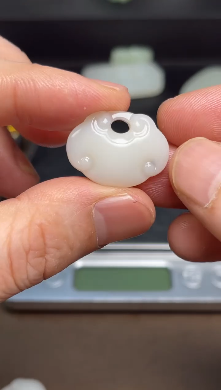 【闪购商品】和田玉颈饰未镶嵌29 带巧雕