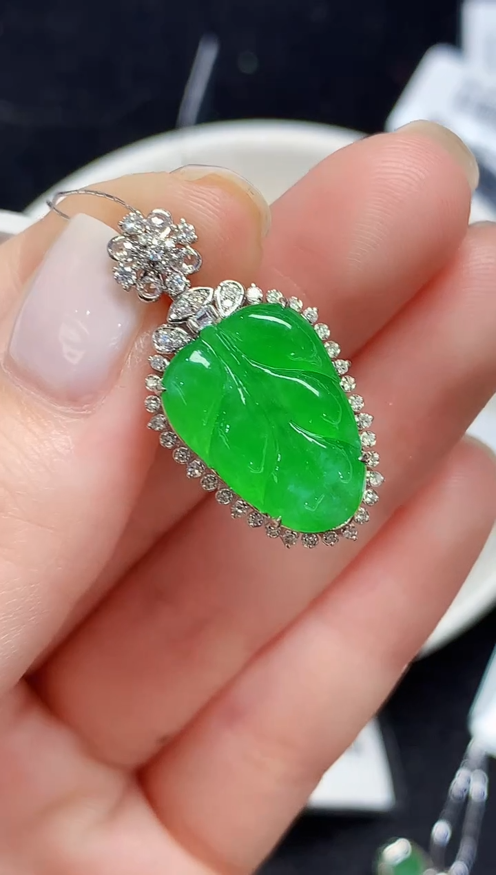 吊坠(不含链)18K金镶嵌翡翠ZJ多样性发其一