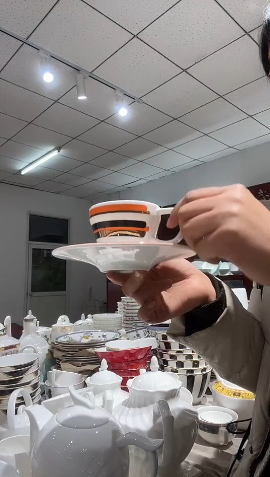 骨瓷杯碟一 套39元隆达