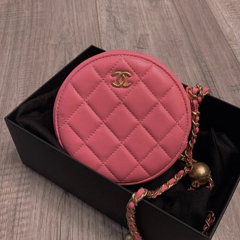 99新 Chanel/香奈儿 小花攀攀金球 圆饼链条包 玫红 皮革S 29开