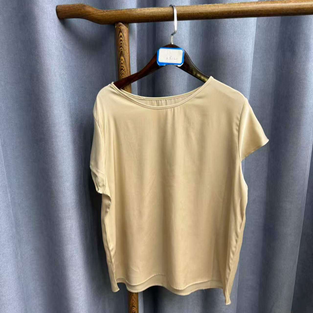 新款休闲时尚圆领桑蚕丝短袖上衣女Z812