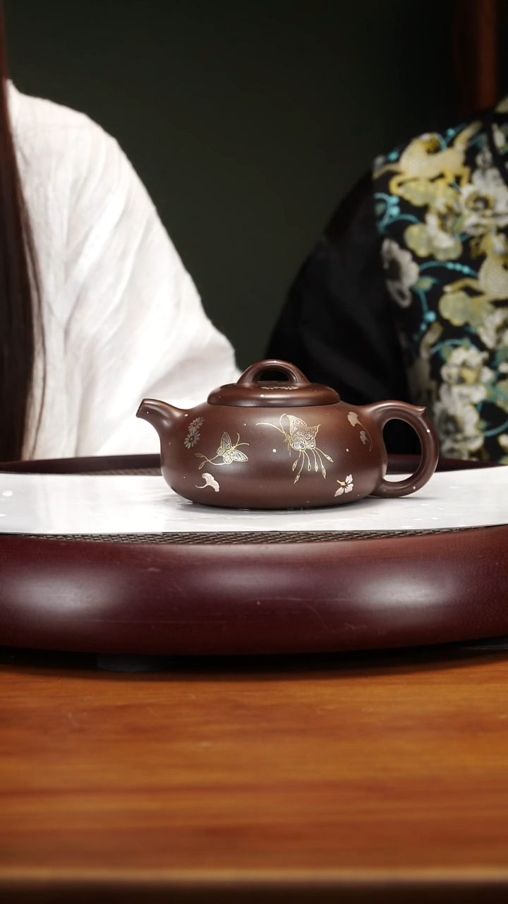 茶壶紫砂36LJ过桥扁腹革紫泥300cc