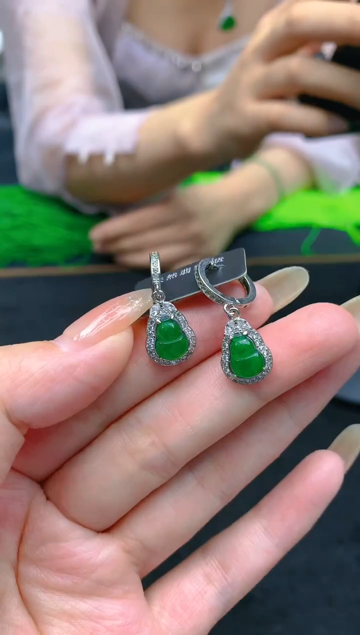 翡翠未镶嵌颈饰天然A货翡翠