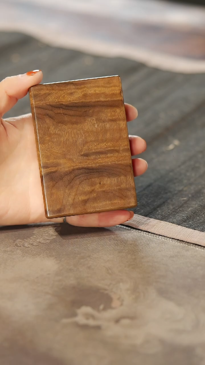 【闪购商品】金丝楠木雕958精工水波纹烟盒