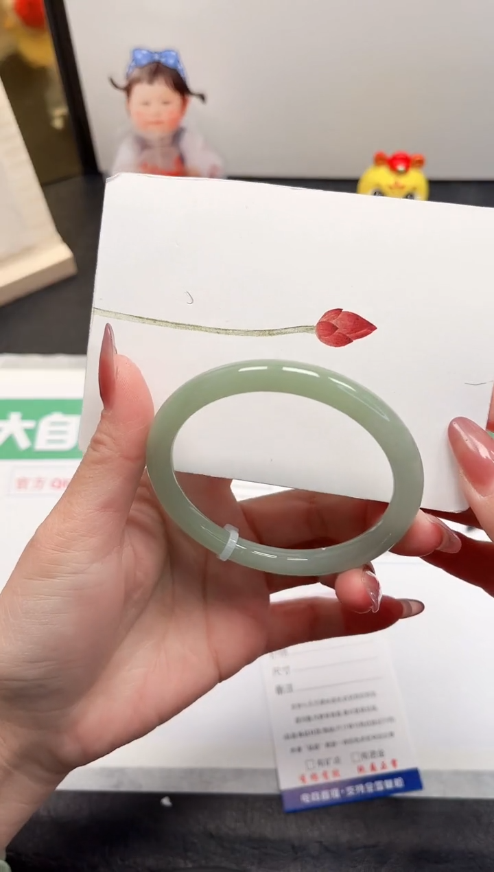 【闪购商品】石英质玉手镯未镶嵌18-58