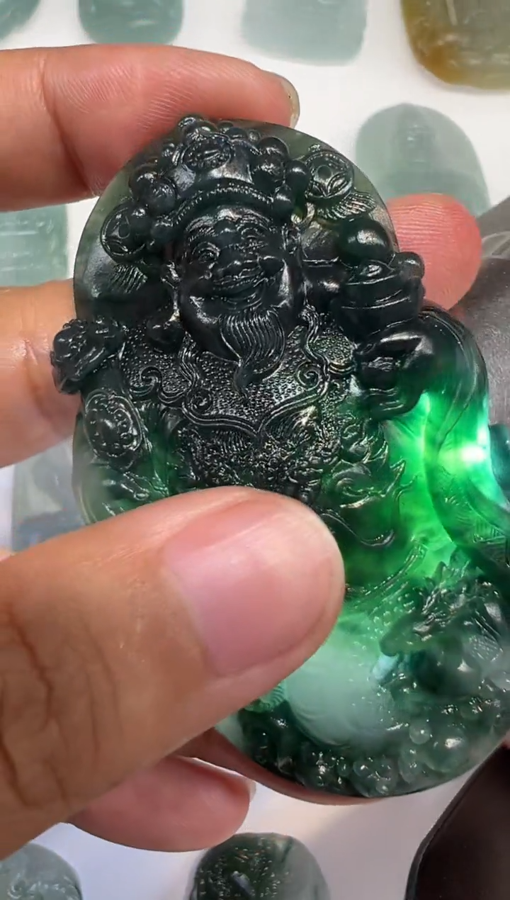 定制翡翠未镶嵌牌子