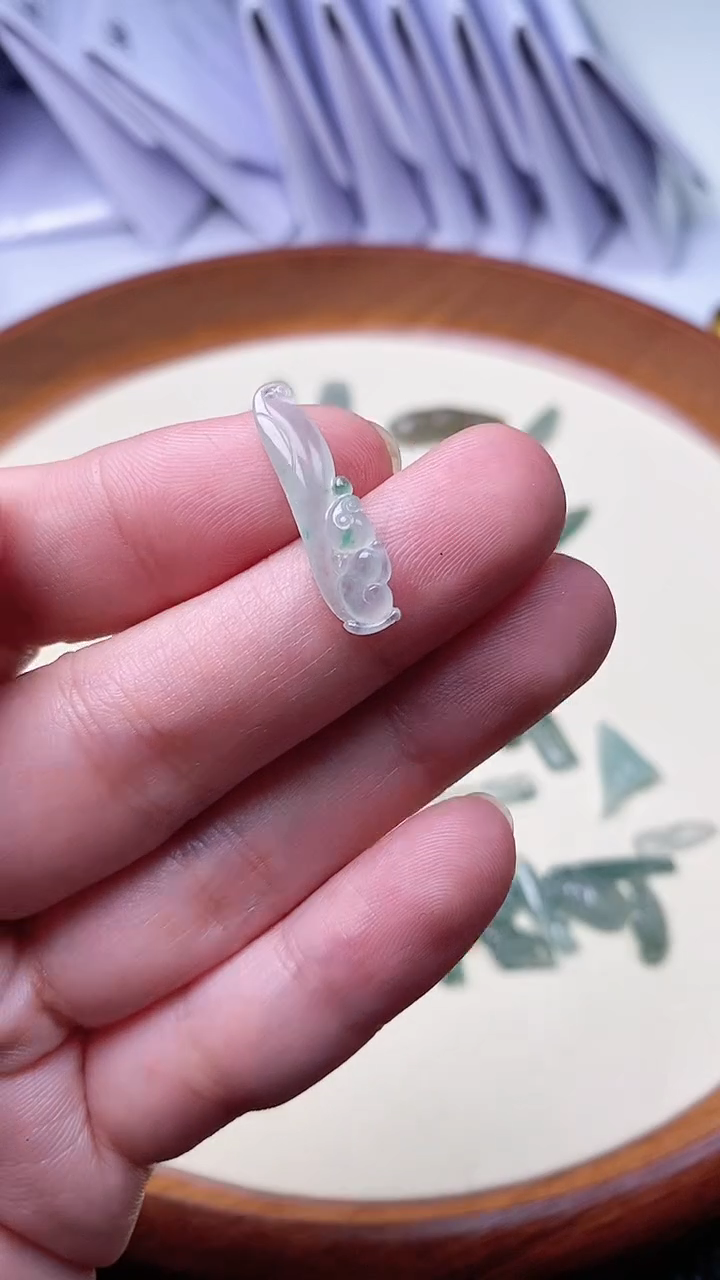 【闪购商品】翡翠挂件未镶嵌松鼠