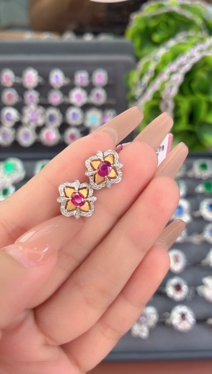 18K金镶嵌耳饰红宝石-0.35克拉