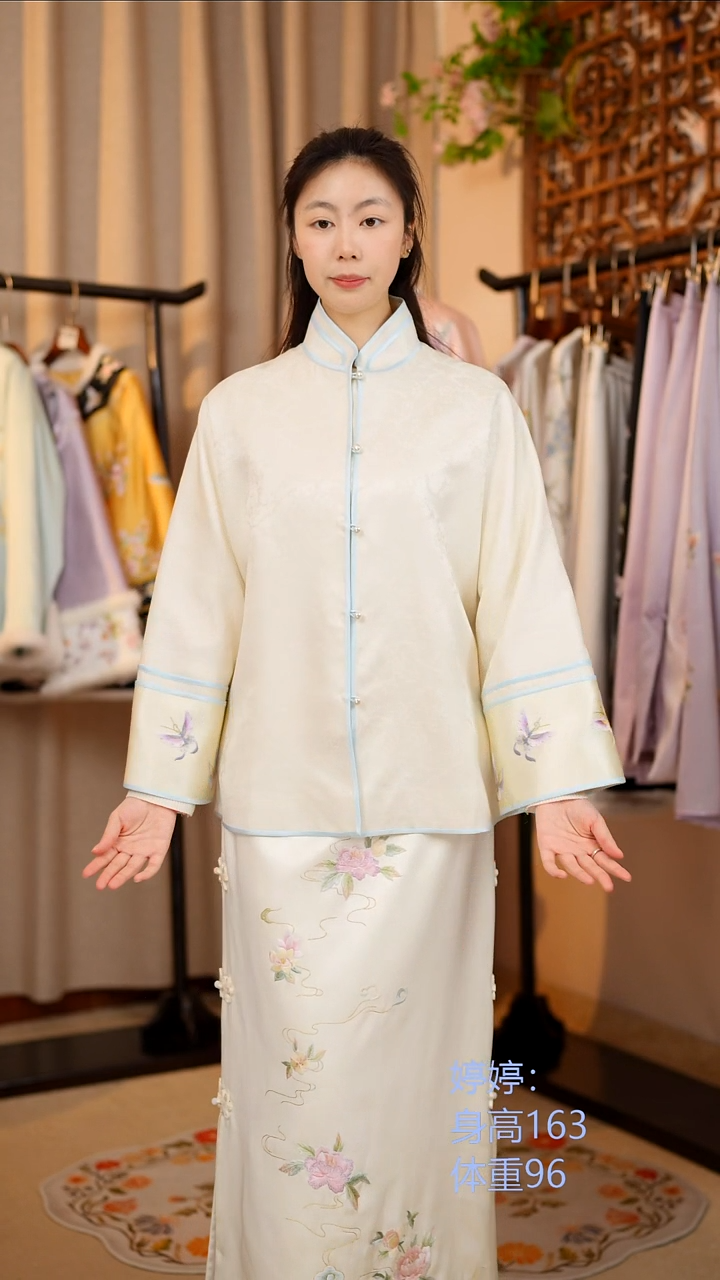 织绣非遗服饰一物一件