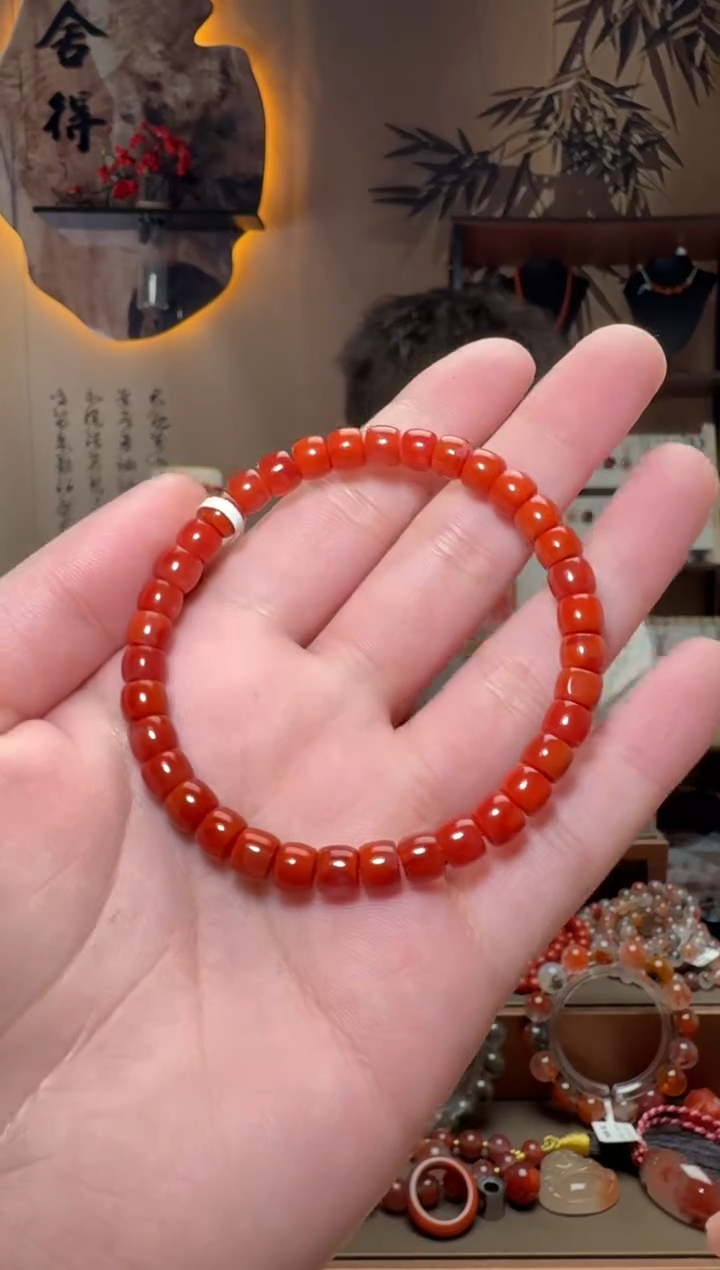 未镶嵌原矿无优化无注胶手串南红玛瑙一条约6mm