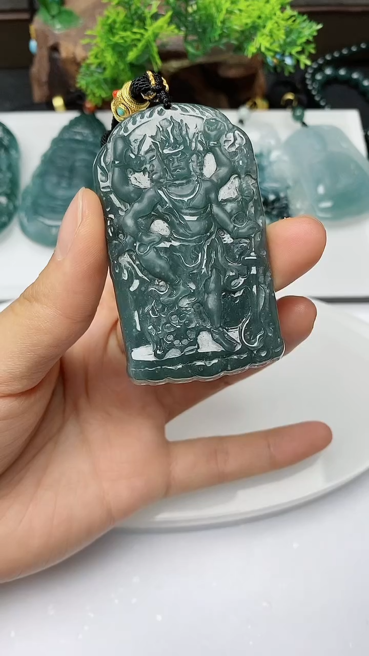 【闪购商品】翡翠颈饰未镶嵌        