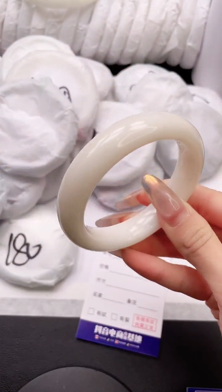 【闪购商品】和田玉手镯未镶嵌13K98-56