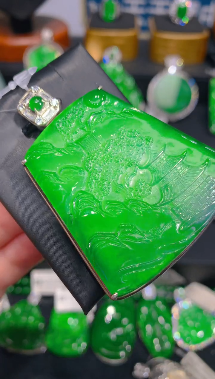 【闪购商品】翡翠颈饰银S925镶嵌39一季