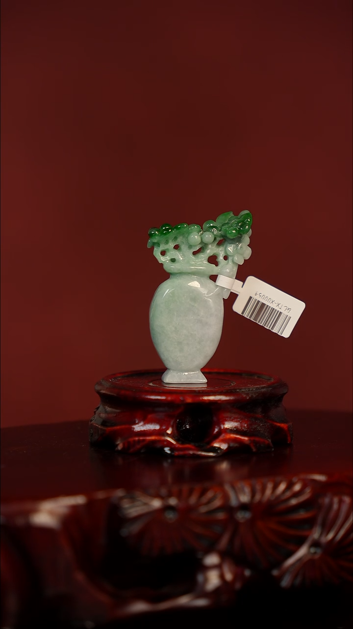未镶嵌摆件翡翠花瓶