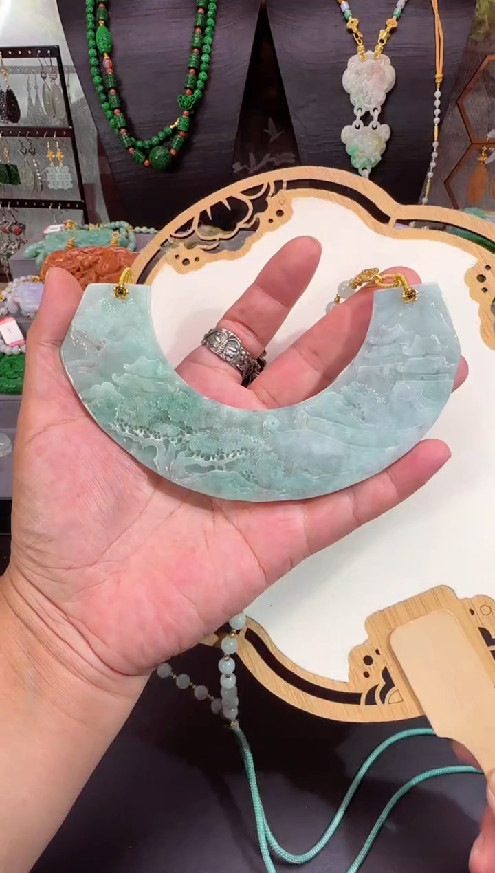 【闪购商品】翡翠颈饰未镶嵌牌子